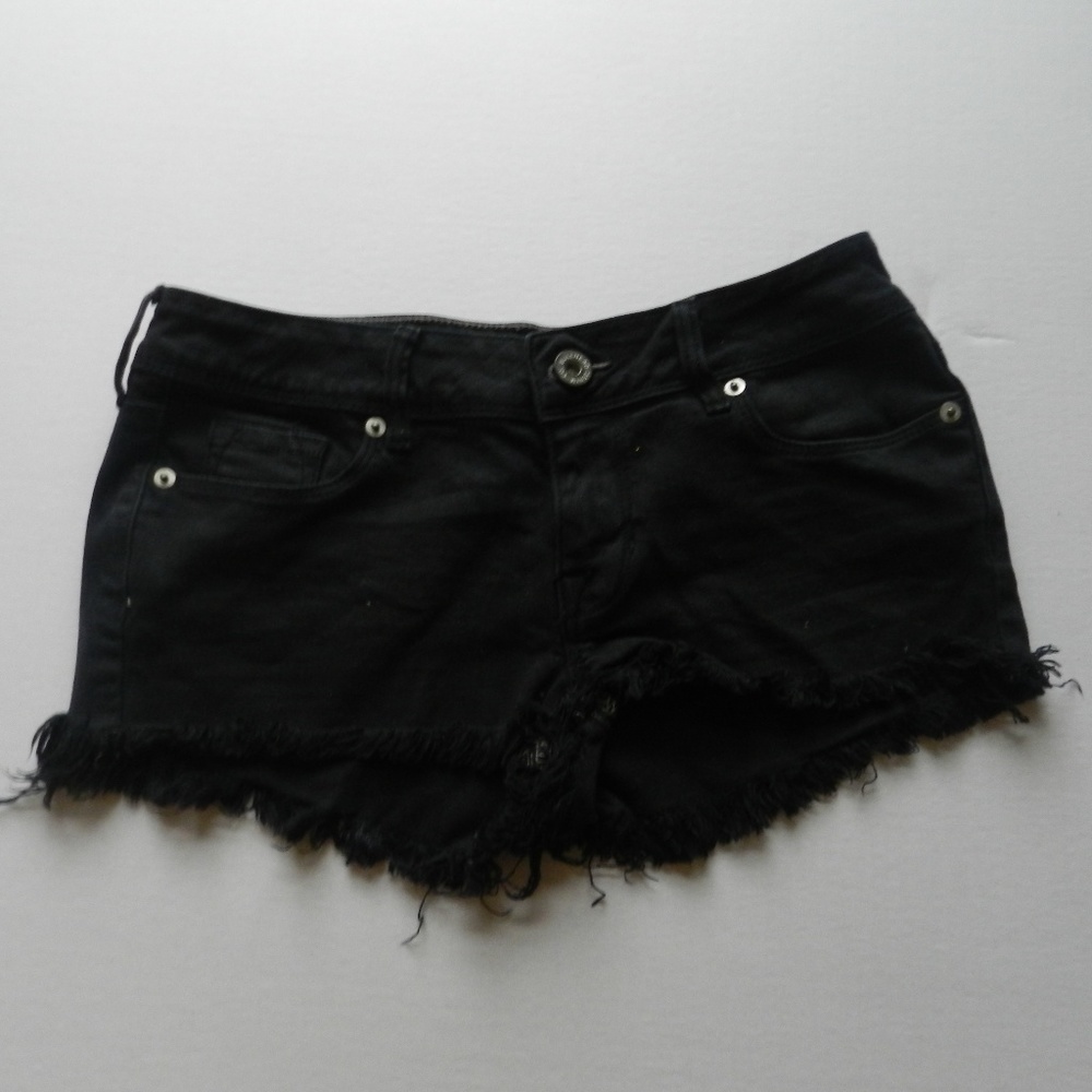 Bullhead black jean shorts